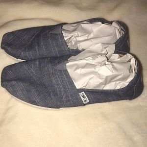 Toms women’s size 7 1/2